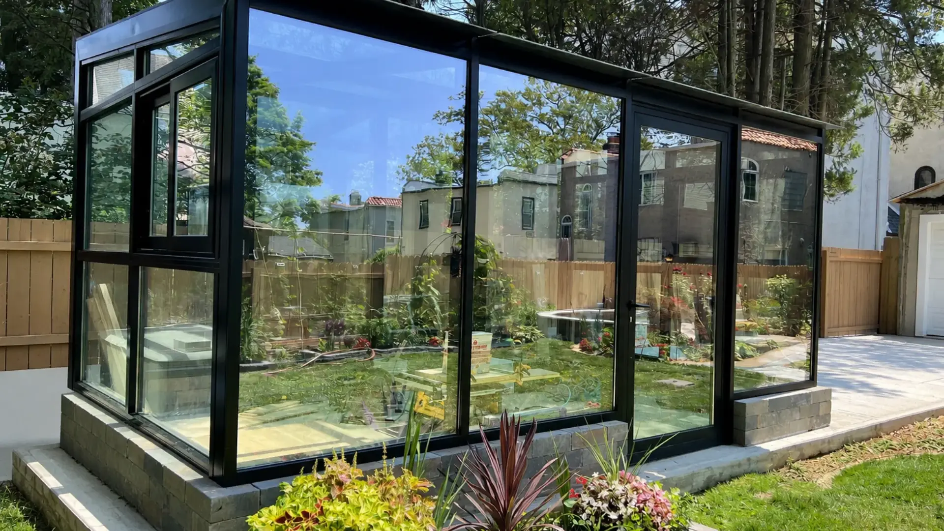 Modern four-season sunroom by Vision Art Aluminium – Sunrooms in Hudson County NJ