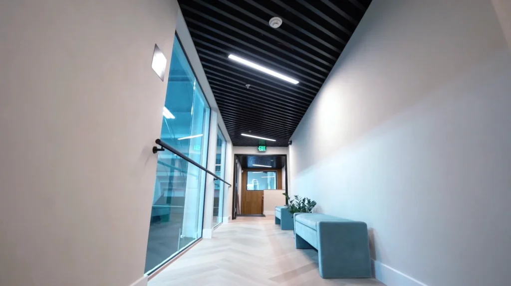 Comparing Aluminum Windows vs Vinyl Windows: Assessing Vision Art Aluminum’s European Quality Materials and Excellent Workmanship