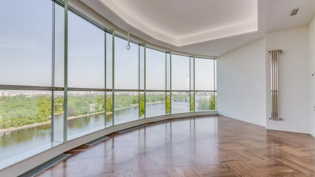 Why Should You Choose Panoramic Windows in Your Offices?